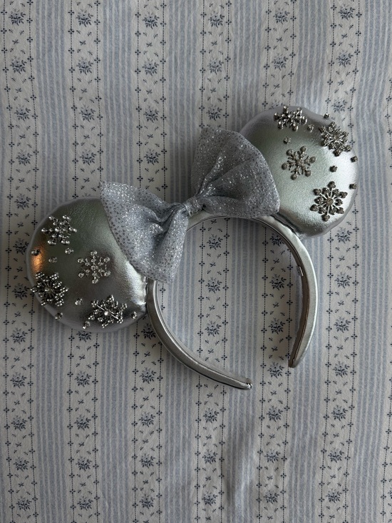 Disney Accessories - BaubleBar x Disney | Minnie Mouse Snowflake Ears Headband